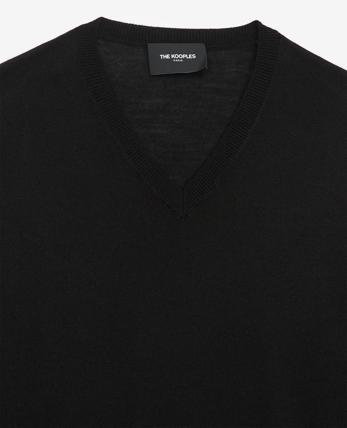 Pull laine noir col V slim passepoil